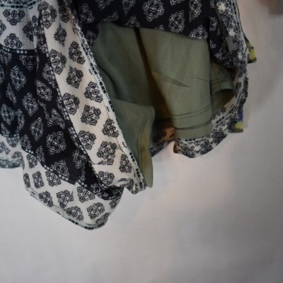 Women's  Mi a mi Romper Floral Plunge Neckline Green Blue Size M - Picture 3 of 6